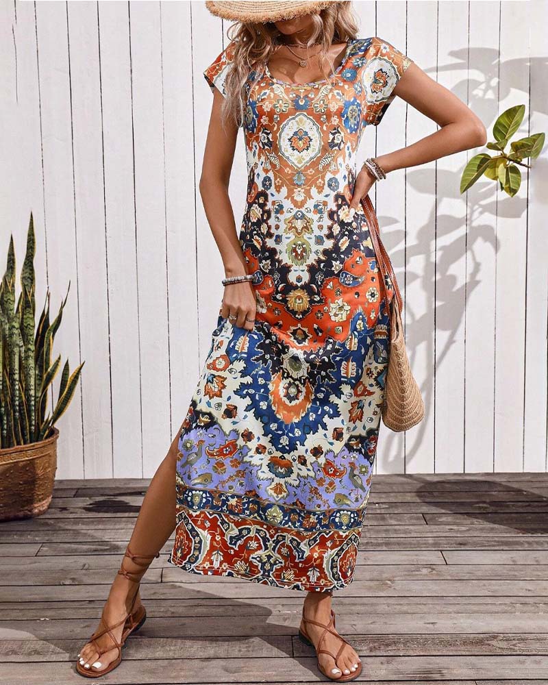 Van Beeck Amsterdam® | Kleurrijke casual jurk met print en splitten